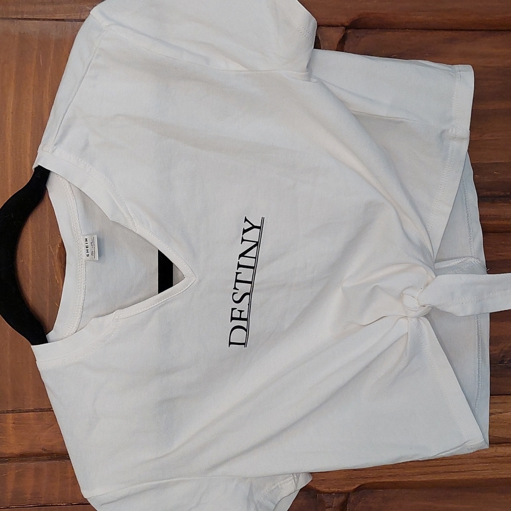 Cropped white v-neck shirt